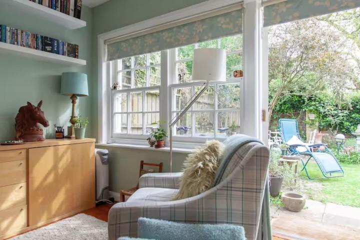 Self Contained Garden Bed & Breakfast